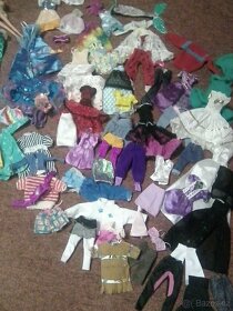 panenky Barbie+spousta oblečení-cena za všechno - 2