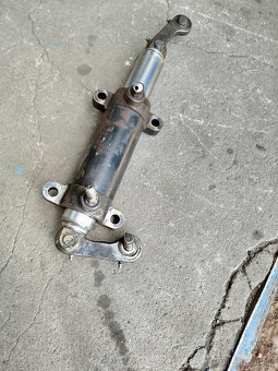 průběžnou pístnici servořízení - 2