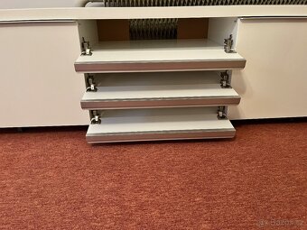 Skříň, psací stůl, konferenční stůl - 2