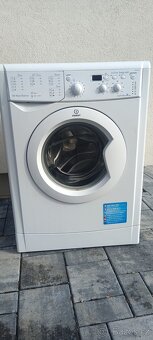 Pračka Indesit - 2