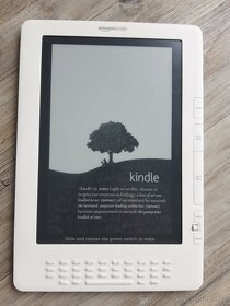 Prodám čtečku knih Amazon Kindle DX 4th Edition - 2