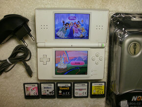 Nintendo DS Lite - Šedé + 6 x hra + Nové pouzdro-Super stav - 2