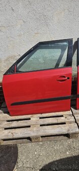 Fabia 2 Combi, dveře, červená 8151 - 2