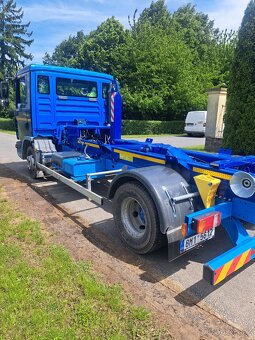 Nosic kontejneru Man 12.210 - 2