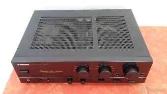 Zesilovač Pioneer - 2
