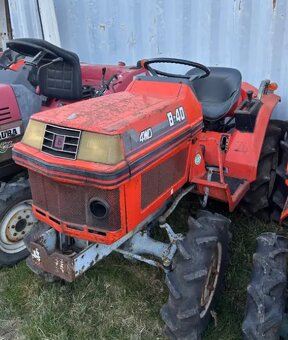 Japonský malotraktor Kubota B-40, traktor 4x4 - 2