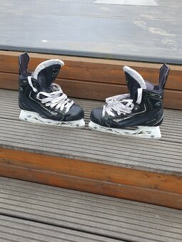 Hokejové brusle CCM vel. 38,5 cm - 2