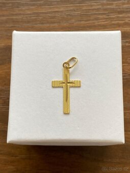 Zlatý přívěsek, křížek - 2