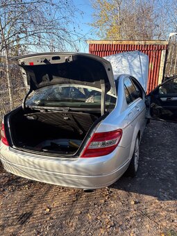 dílů na prodej Mercedes C320 W204 3.0 CDI 4MATIC (165 kW) - 2