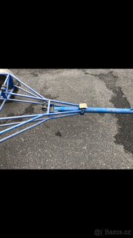 Přivěsný vozík na loďku. - 2