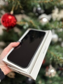 Nový IPhone 15 Plus - 2
