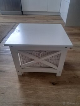 Prodám nocni stolek - 2