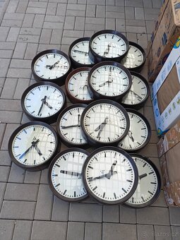 Hodiny pragotron,elektročas,tovární hodiny. - 2