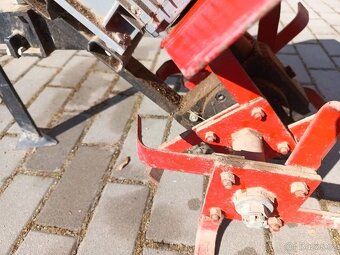 Prodám elektrický rotovator. - 2