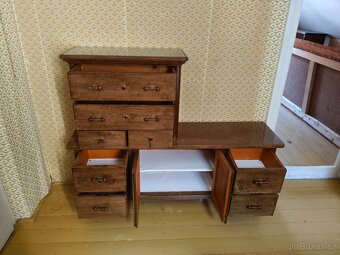 Dřevěná skříňka - 2