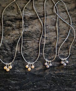 Náhrdelník s perlovým přívěskem - 2