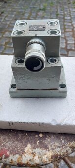 Hydraulická kostka - 2