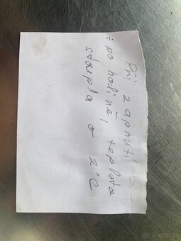 CHLADÍCÍ STŮL NEREZ 15. - 2