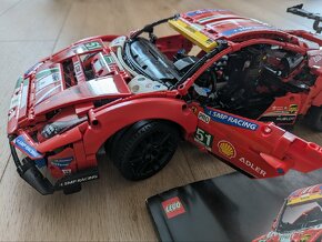 Lego 42125

Ferrari 488 GTE - 2