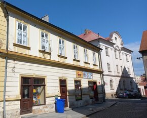 Prodej domu k bydlení i podnikání v centru Stříbra - 2