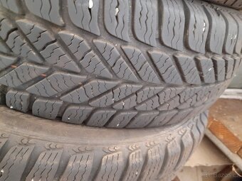 Pneu 185/70R14 - 2