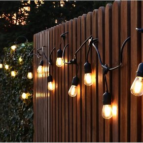Světelný řetěz ŽÁROVKY 15m / 15 LED žárovek / 220V - 2