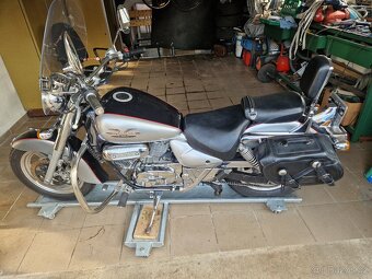 Hyosung Aquila 250 - 2