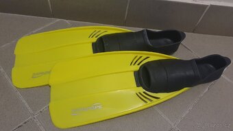 Dětské černožluté ploutve velikost 31-33 - 2