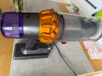 Dyson V15 Detect Absolute v záruce bezdrátový vysavač - 2
