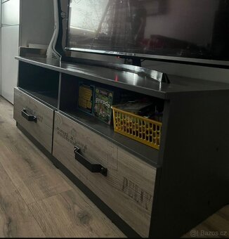Tv stolek - 2