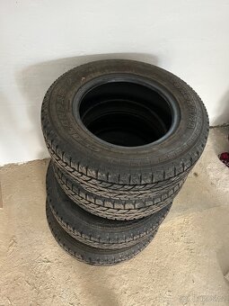 Pneu 205/70 r15 - 2
