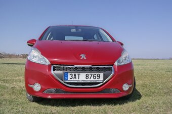 Peugeot 208 1,2i 60 kW, bohaté příslušenství - 2