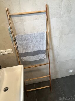 Žebřík na ručníky nový - 2