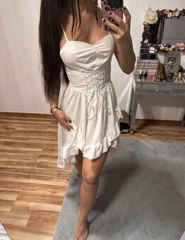 Bílé šaty - 2