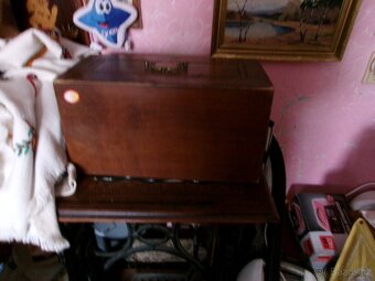 šlapací šicí stroj - 2