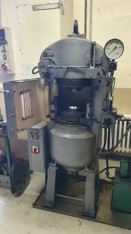 Hydraulický lis TOS CZR 600-2 - 2