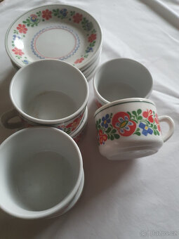 Malovanou- porcelánovou,pálenou kávovou soupravu,mísy ovál - 2