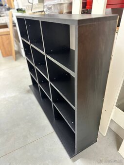 Černý policový regál - 2