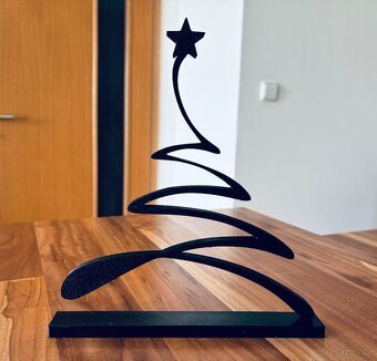 Černý vánoční strom v moderním stylu - 2