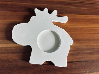 Odlévaný svícen - Sob - 2