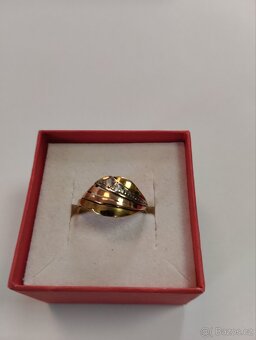 Zlatý prsten dvojí zlato se zirkony - 2