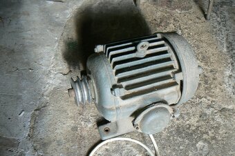 Elektromotor reverzní - 2