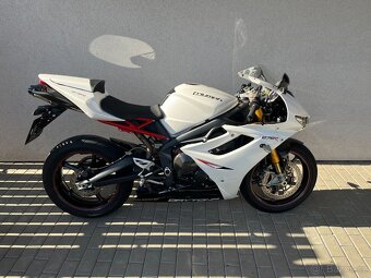 Triumph Daytona 675R - 2
