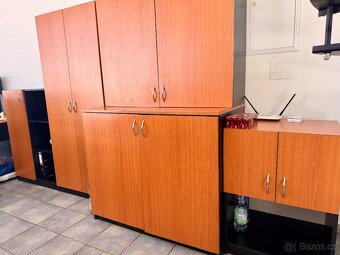 Prodám kancelářský nábytek - 2