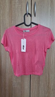 Dámské krátké růžové triko - 2
