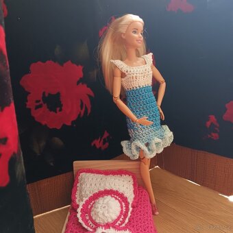 Barbie - šatičky, modré s volánem - 2