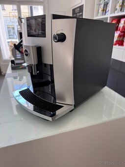 Kávovar Jura E6 Platin - 2