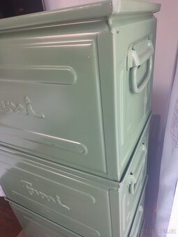 Stohovaci ulozne boxy - 2