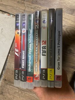 playstation 3 500gb plus hry - 2