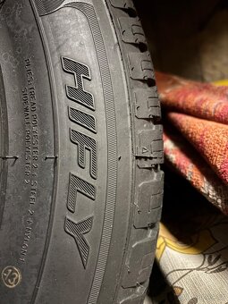 Prodám letní pneu 215/65r17 - 2